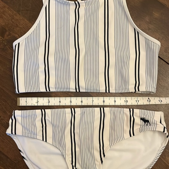 Abercrombie Kids bikini size 15/16. Navy, light blue and white stripes. - Picture 7 of 7